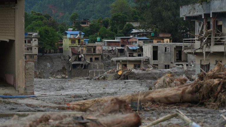 Nepal Tibet'te baraj patladığını duyurdu: Kurtarma faaliyetleri durduruldu