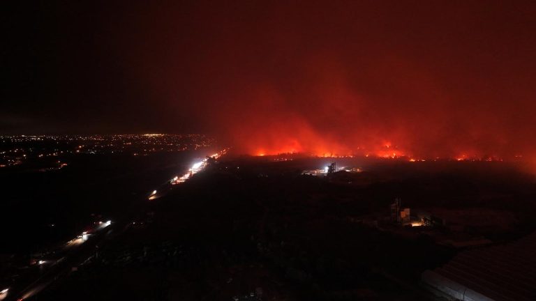 Antalya'nın 3 farklı bölgesinde yangın