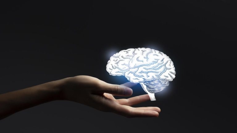 Beyin implantı kıtalararası komutla çalıştırıldı