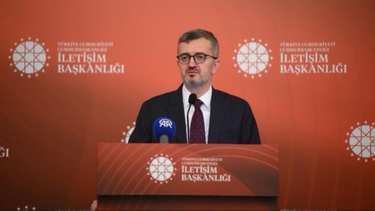 İletişim Başkanı Duran'dan 'Dezenformasyona Dur De' kampanyasına katılan millilere teşekkür