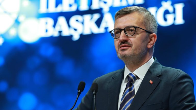 İletişim Başkanı Duran: Tebrikler 12 Dev Adam