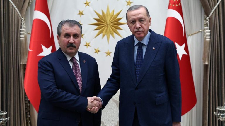Cumhurbaşkanı Erdoğan, BBP Genel Başkanı Destici'yi kabul etti