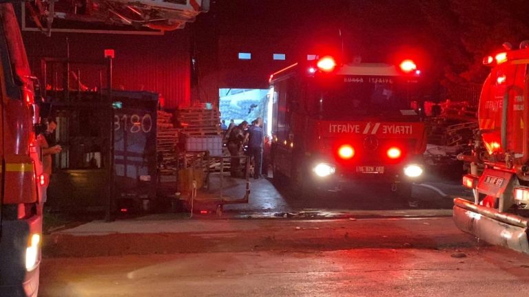 Bursa'da fabrikada çıkan yangın söndürüldü