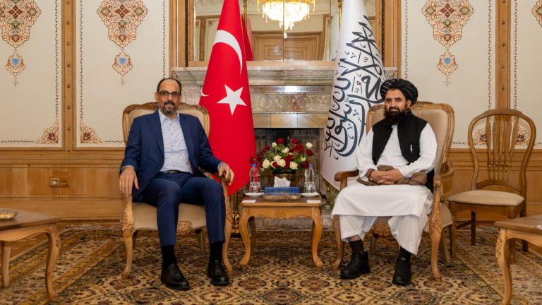 MİT Başkanı Kalın Afganistan'ı ziyaret etti