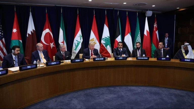 Cumhurbaşkanı Erdoğan İran gündemli KİK toplantısına katıldı