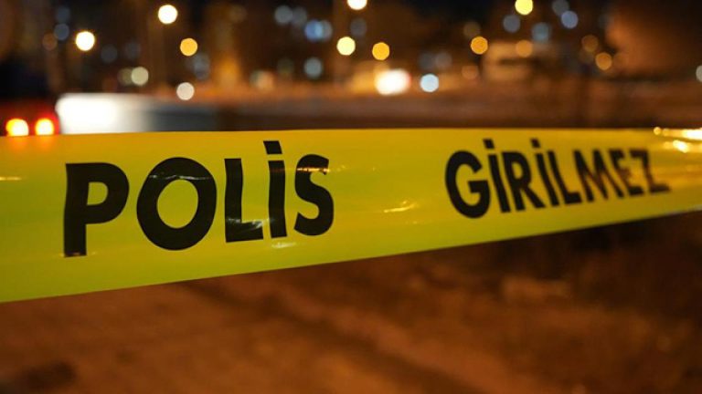 Antalya'da bir kişi eşini ve ailesini silahla öldürdü