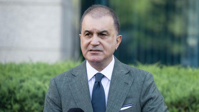 Çelik: Mekke'ye saygısızlık, tüm Müslümanlara saygısızlık anlamına gelir