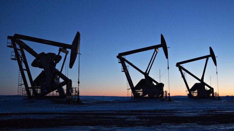 Brent petrolün varili 98,53 dolardan işlem görüyor