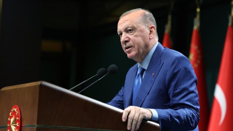 Cumhurbaşkanı Erdoğan: Her kim milletin hakkına el uzatırsa karşısında bizi bulur