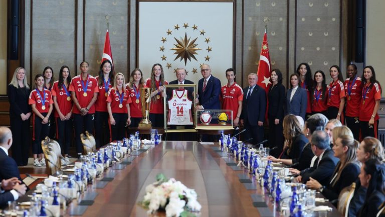 Cumhurbaşkanı Erdoğan, Filenin Sultanları'nı kabul etti