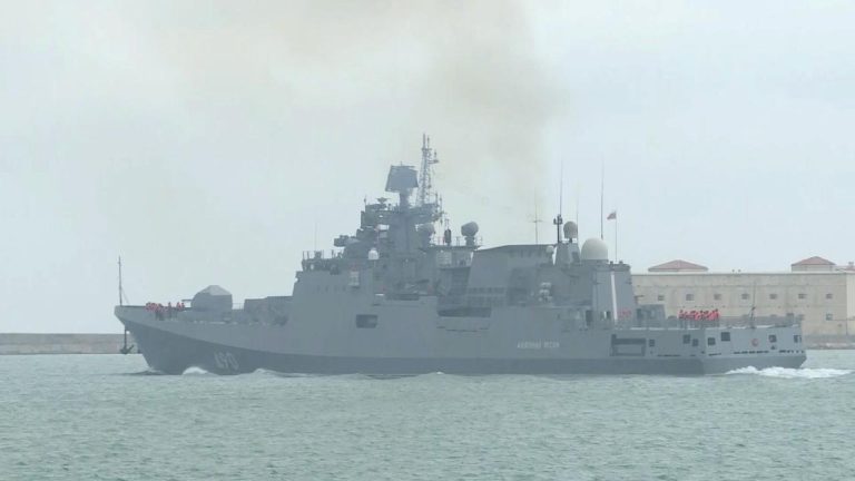 Danimarka: Rus savaş gemisinden helikopterimize acil durum işaret fişeği atıldı