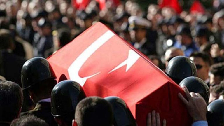 Şırnak'taki trafik kazasında yaralanan polis memuru şehit oldu