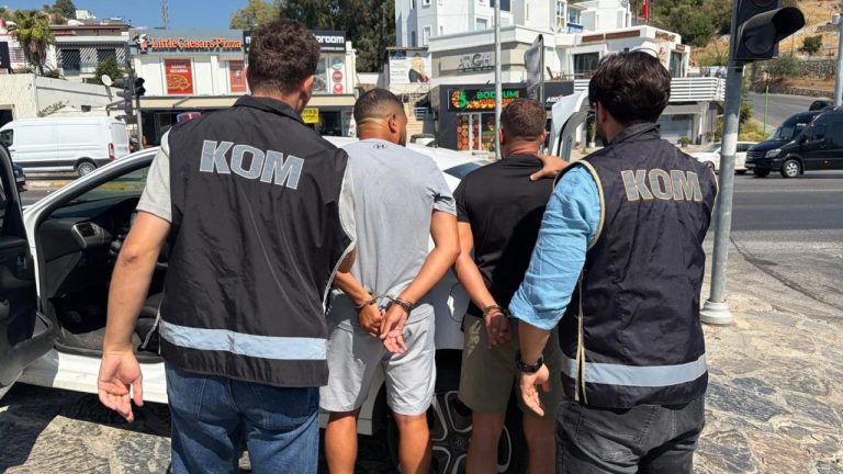 Kırmızı bültenle aranıyordu, Bodrum'da yakalandı