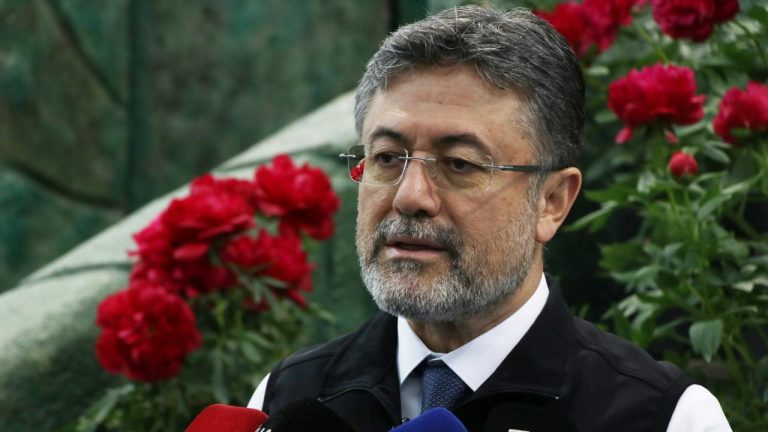 Bakan Yumaklı'dan gübre açıklaması: İthalatta kota ve sınırlama olmayacak