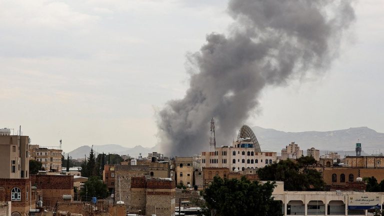 Yemen'de hükümete bağlı güçler: Husilerle çatışmalarda bir ayda 500'den fazla mensubumuz öldü
