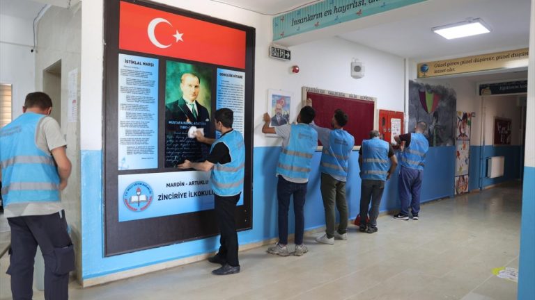 Yükümlüler Doğu'nun okullarını yeni eğitim öğretim yılına hazırladı