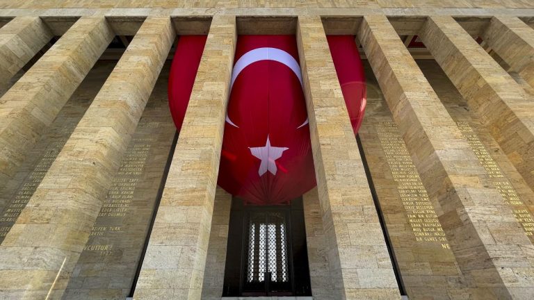 Devlet erkanı Anıtkabir'i ziyaret ediyor