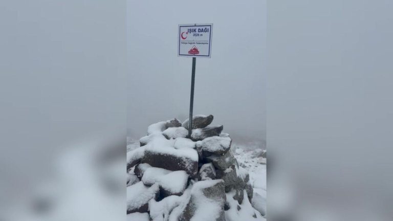 Ankara'da mevsimin ilk karı Işık Dağı'na yağdı
