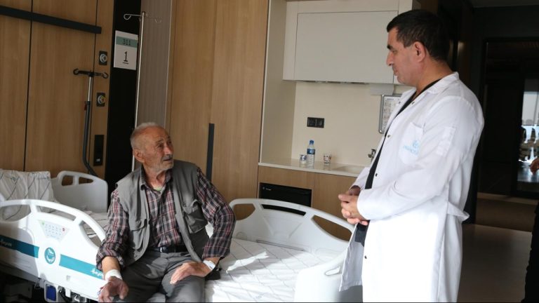 Su bile içemiyordu, 5,5 yıl sonra rahatça yemek yedi