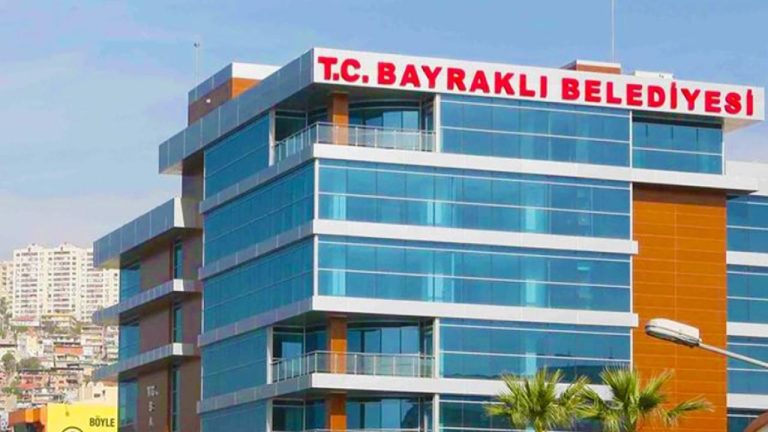 Bayraklı Belediyesi'ne yolsuzluk soruşturması: 45 gözaltı