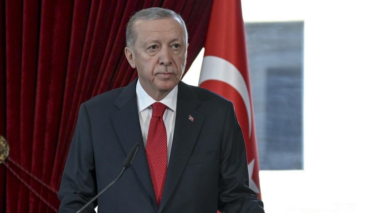 Cumhurbaşkanı Erdoğan: Cumhuriyet uğrunda büyük bedeller ödedik