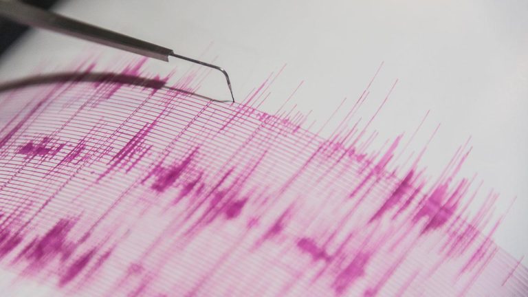 Çin'in Tibet Özerk Bölgesi'nde 5,7 büyüklüğünde deprem