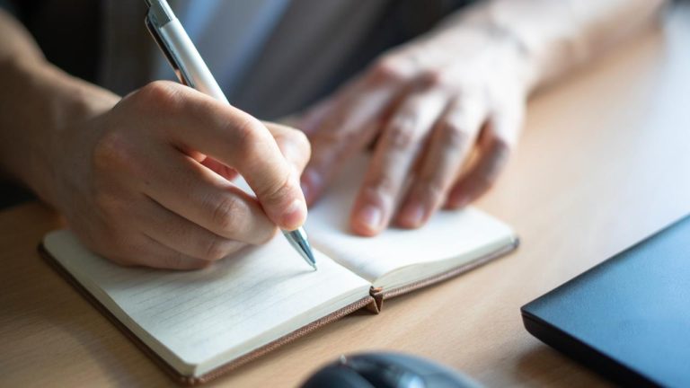 Yapay zeka dedektörleri edebiyat dünyasını karıştırdı: Yazarlar haksız yere suçlanıyor