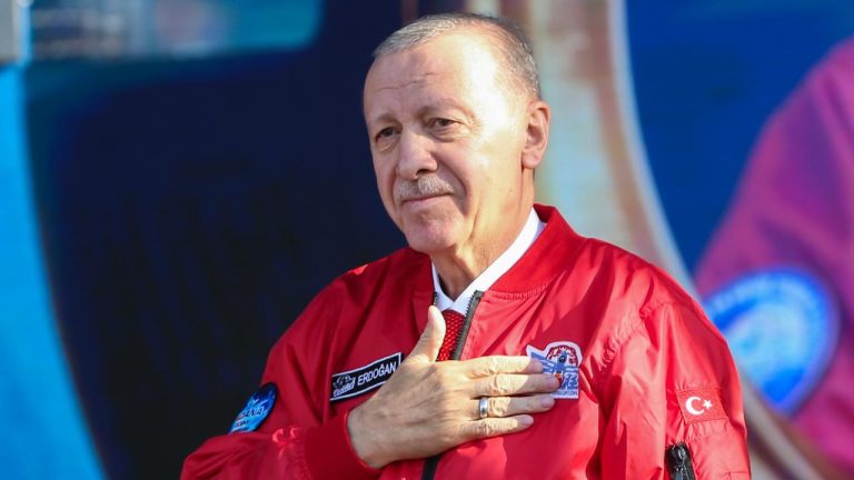 Cumhurbaşkanı Erdoğan: Türkiye'nin geleceği emin ellerde