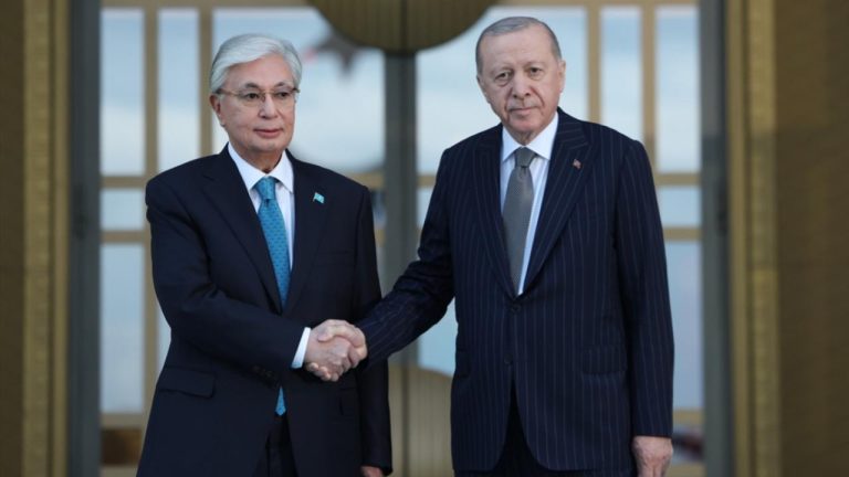 Cumhurbaşkanı Erdoğan, Kazakistan Cumhurbaşkanı Tokayev ile görüştü