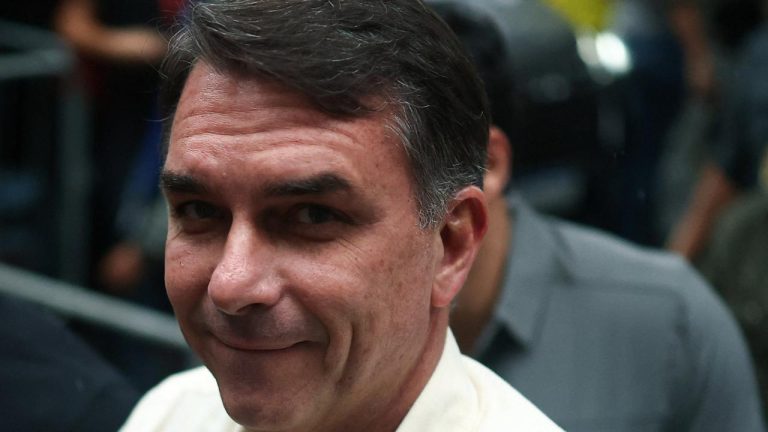 Brezilyalı Senatör: Bolsonaro'nun ülkeyi terk etmesinden haberimiz yoktu