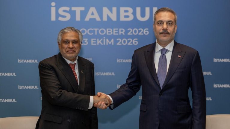 Dışişleri Bakanı Fidan Pakistan Dışişleri Bakanı Dar ile görüştü