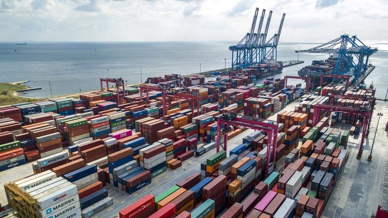 Türkiye komşularına 20,9 milyar dolarlık ihracat yaptı