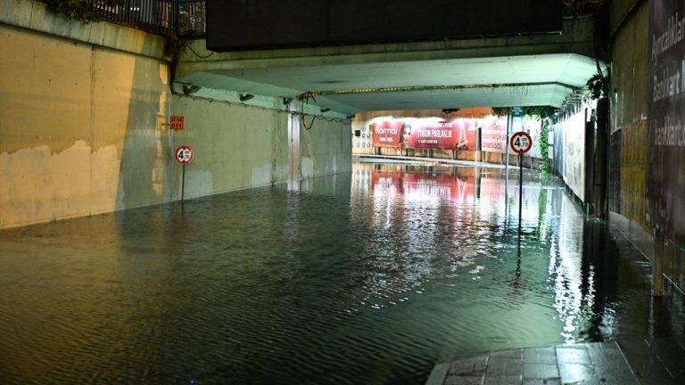 İstanbul'da meydana gelen selde 1 kişi hayatını kaybetti