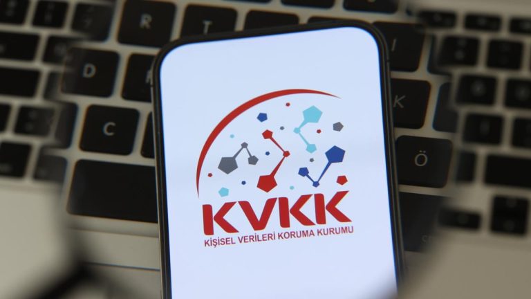 KVKK: İşveren, çalışanın kurumsal eposta yazışmalarına serbestçe erişemez