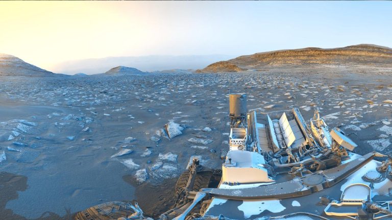Curiosity, Mars'taki 5.000inci gününü renkli fotoğrafla kutladı