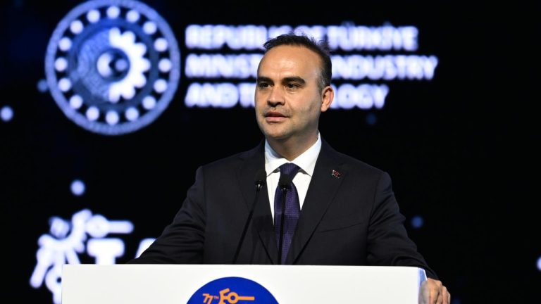 Bakan Kacır'dan Antalya'daki Uzay Kongresi'ne davet: Uzaya ilgi duyanları bekleriz