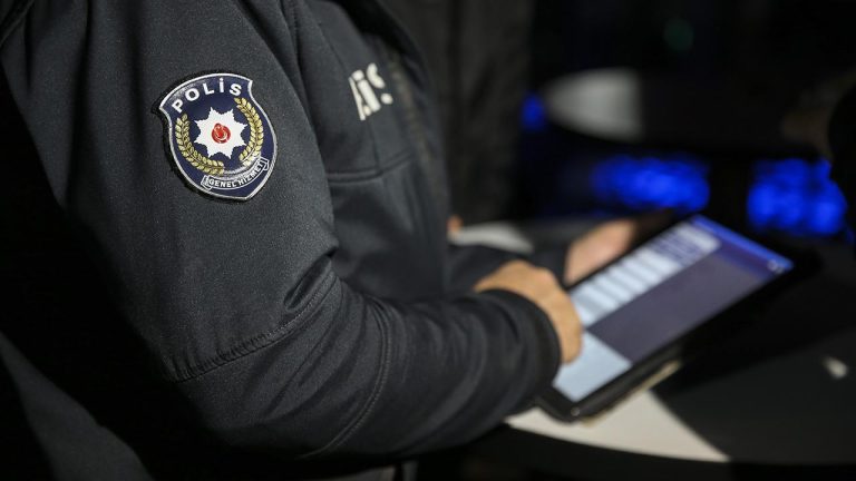 Dur ihtarına uymayan hükümlü 440 bin lira ceza ile yakalandı