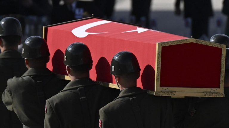 Bir askerimiz şehit oldu