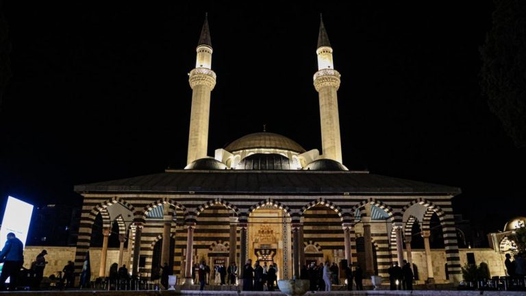 Suriye'nin başkenti Şam'da tarihi Süleymaniye Tekkesi restore edilerek yeniden açıldı
