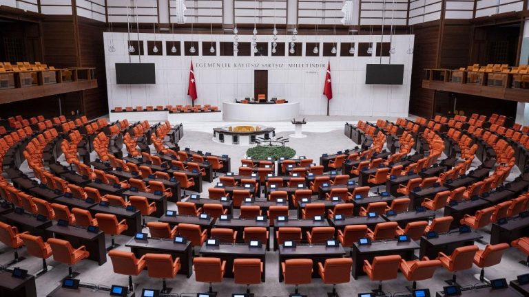Mekke Anlaşması komisyona geliyor